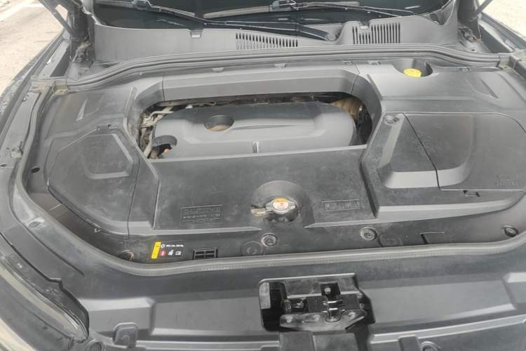 Used Wey VV5 2017 2.0T Ultra-Luxury Version Engine Bay