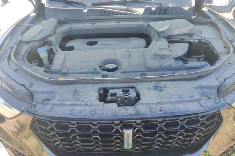 Used Wey VV5 2017 2.0T Flagship Edition Engine Bay
