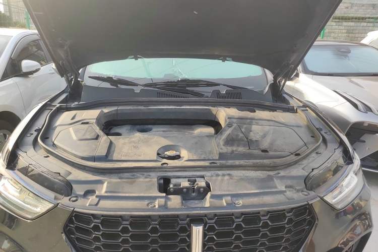 Used Wey VV5 2017 2.0T Ultra-Luxury Version Engine Bay