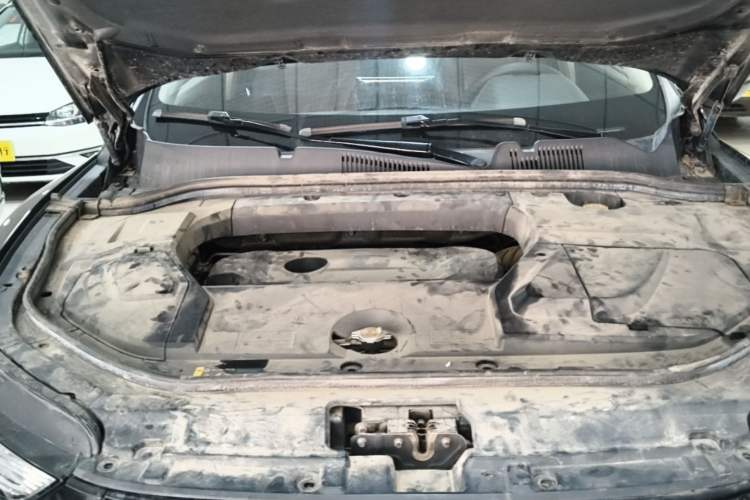 Used Wey VV5 2017 2.0T Ultra-Luxury Version Engine Bay