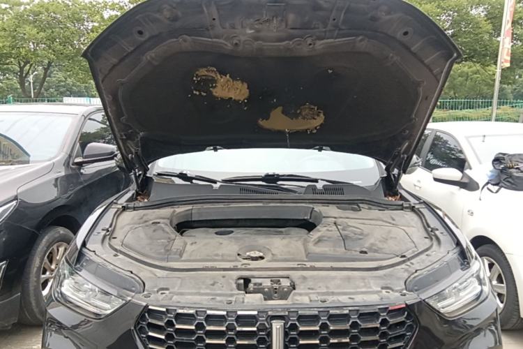 Used Wey VV5 2017 2.0T Flagship Edition Engine Bay