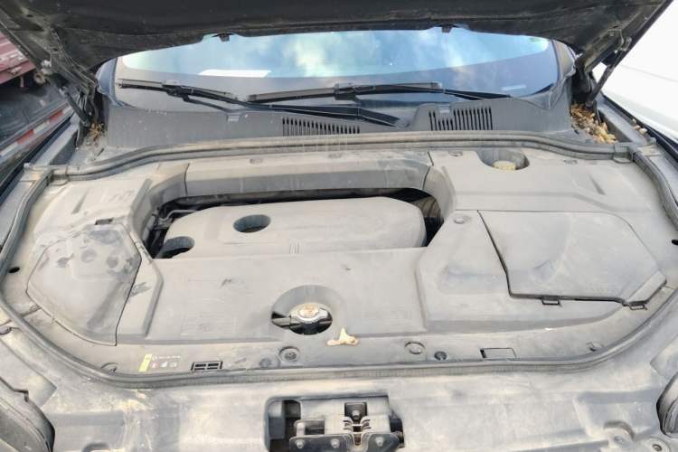 Used Wey VV5 2017 2.0T Ultra-Luxury Version Engine Bay