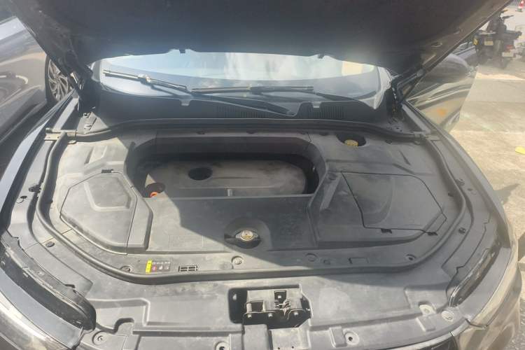 Used Wey VV5 2017 2.0T Ultra-Luxury Version Engine Bay
