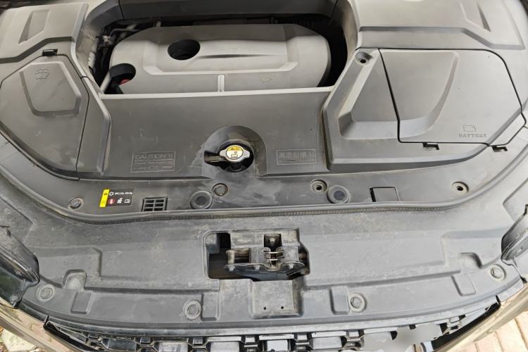 Used Wey VV5 2017 2.0T Ultra-Luxury Version Engine Bay