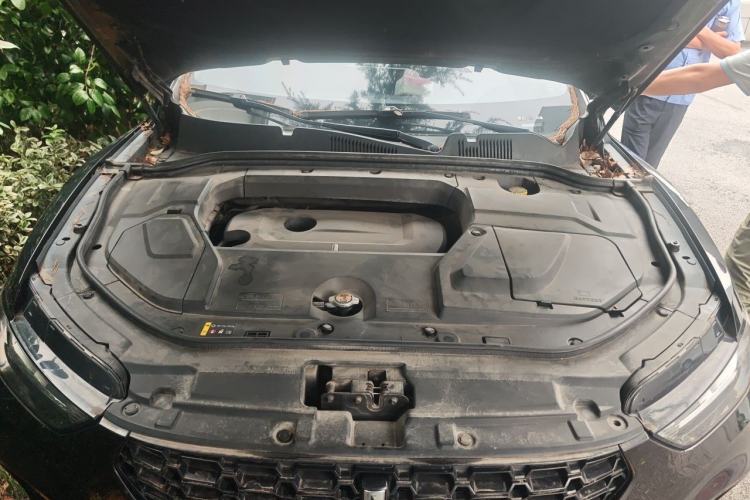 Used Wey VV5 2017 2.0T Flagship Edition Engine Bay