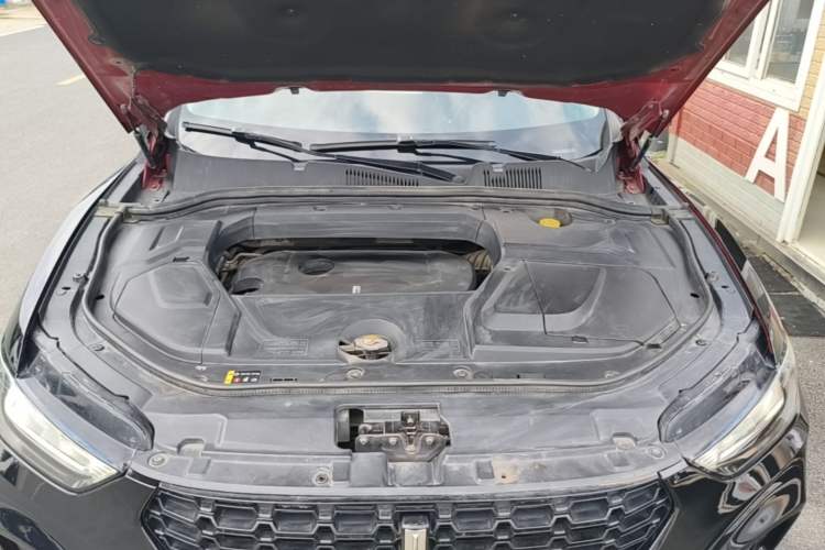 Used Wey VV5 2017 2.0T Ultra-Luxury Version Engine Bay