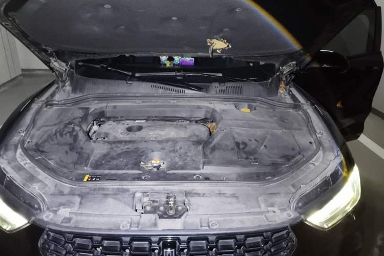 Used Wey VV5 2017 2.0T Flagship Edition Engine Bay