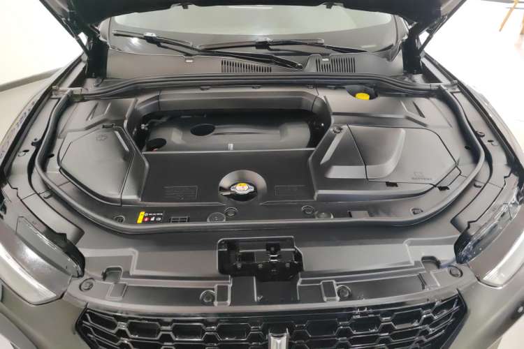 Used Wey VV5 2017 2.0T Flagship Edition Engine Bay