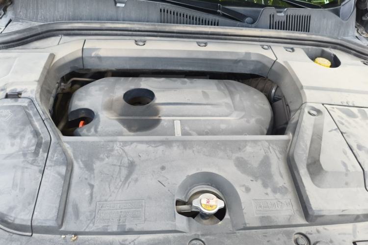 Used Wey VV5 2017 2.0T Flagship Edition Engine Bay
