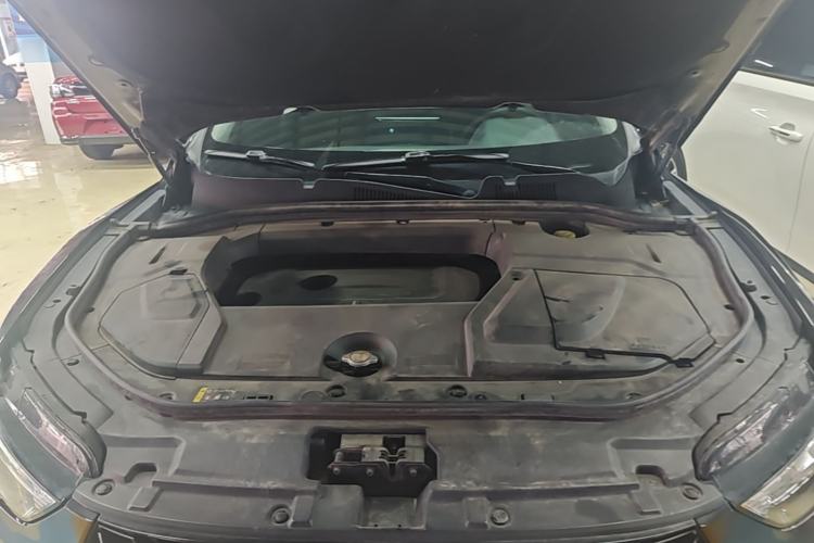 Used Wey VV5 2017 2.0T Flagship Edition Engine Bay