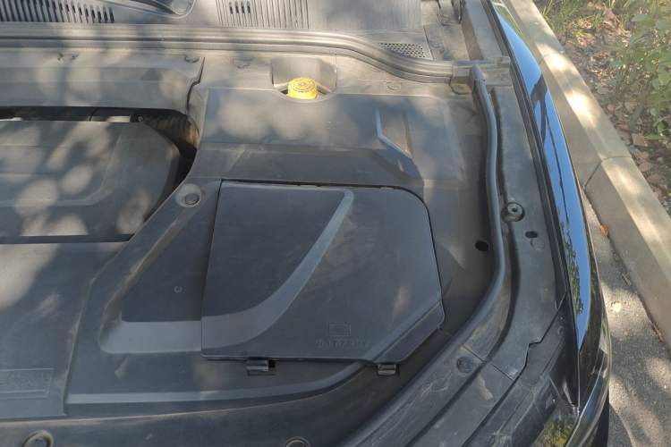 Used Wey VV5 2017 2.0T Flagship Edition Engine Bay Left