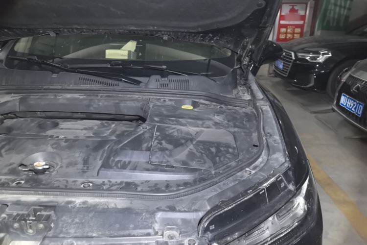Used Wey VV5 2017 2.0T Flagship Edition Engine Bay Left