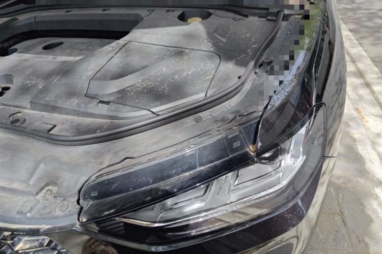 Used Wey VV5 2017 2.0T Ultra-Luxury Version Engine Bay Left