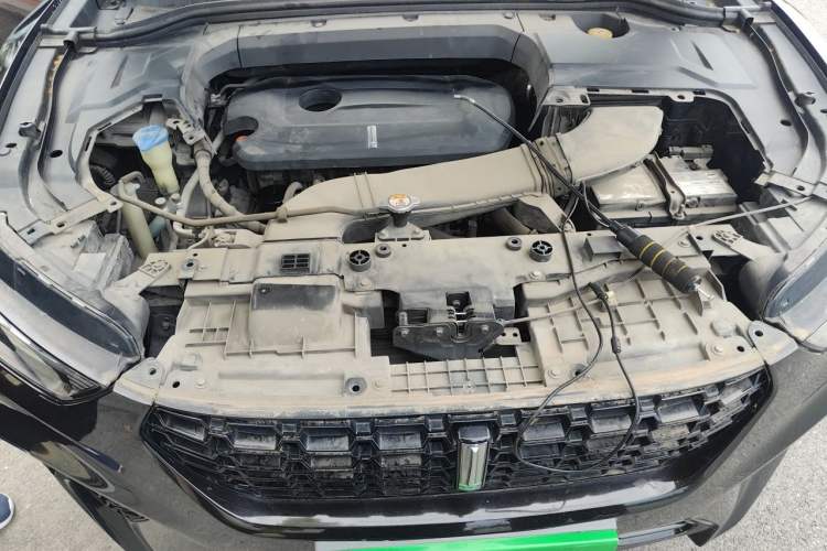 Used Wey VV5 2017 2.0T Flagship Edition Engine Bay