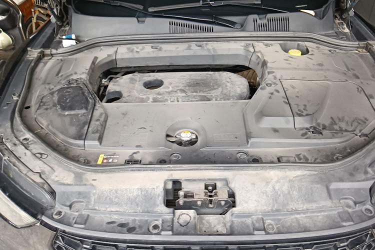 Used Wey VV5 2017 2.0T Ultra-Luxury Version Engine Bay
