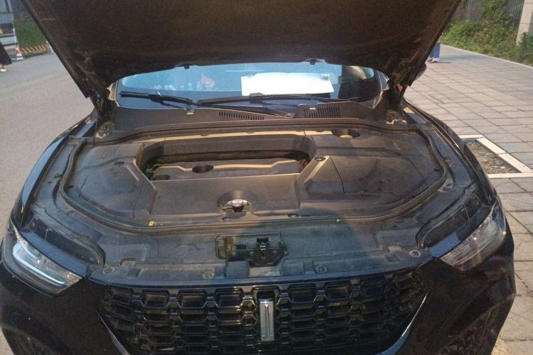 Used Wey VV5 2017 2.0T Flagship Edition Engine Bay