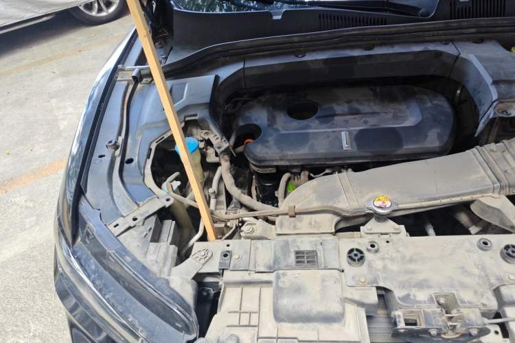 Used Wey VV5 2017 2.0T Ultra-Luxury Version Engine Bay Right