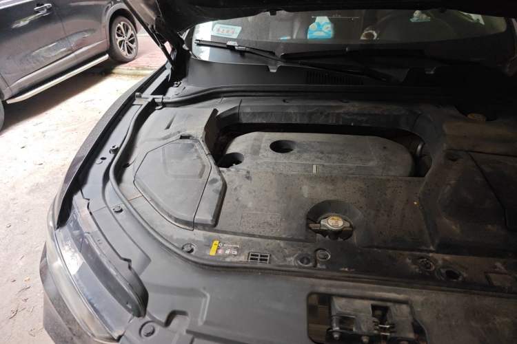 Used Wey VV5 2017 2.0T Flagship Edition Engine Bay Right