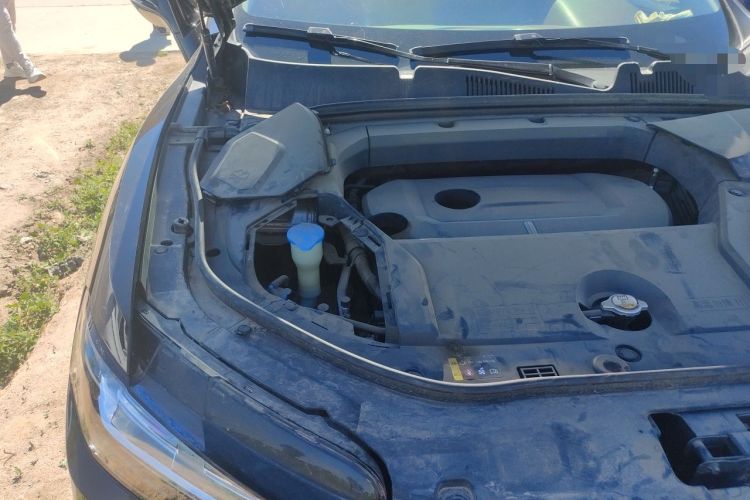 Used Wey VV5 2017 2.0T Flagship Edition Engine Bay Right