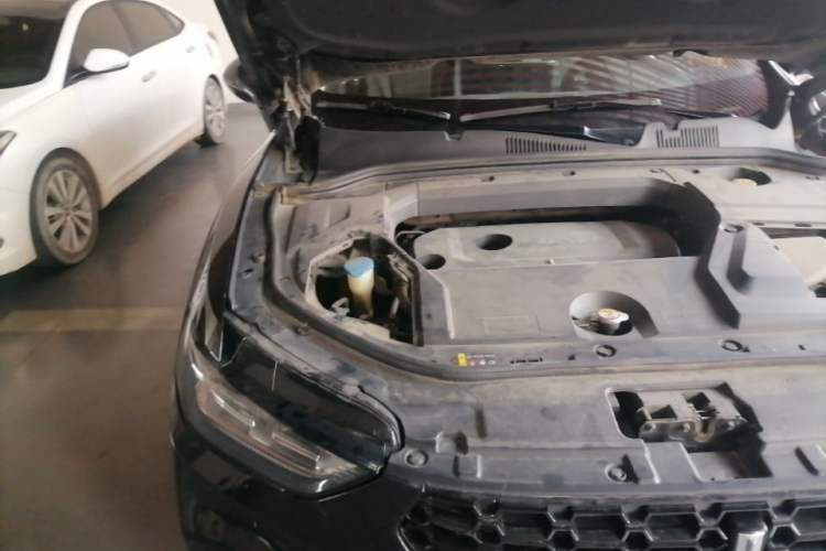 Used Wey VV5 2017 2.0T Flagship Edition Engine Bay Right