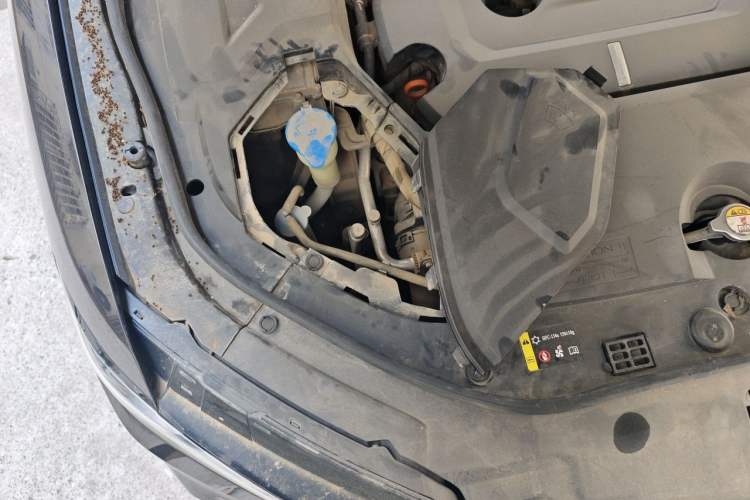 Used Wey VV5 2017 2.0T Flagship Edition Engine Bay Right