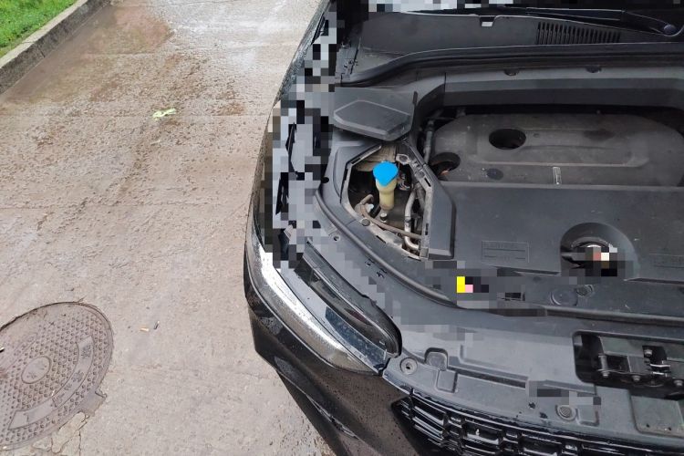 Used Wey VV5 2017 2.0T Flagship Edition Engine Bay Right
