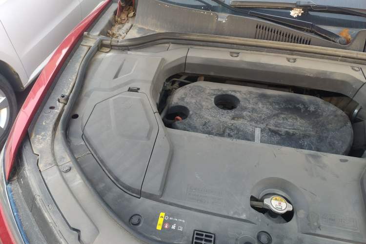 Used Wey VV5 2017 2.0T Ultra-Luxury Version Engine Bay Right