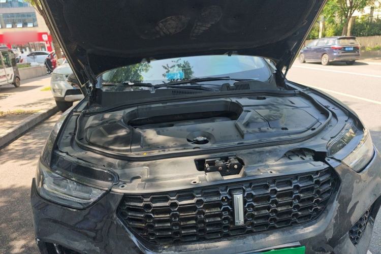 Used Wey VV5 2017 2.0T Ultra-Luxury Version Engine Bay Right