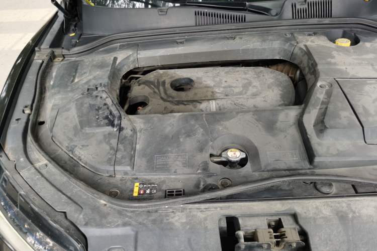 Used Wey VV5 2017 2.0T Flagship Edition Engine Bay Right