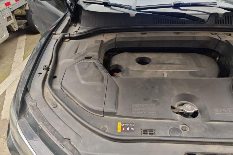 Used Wey VV5 2017 2.0T Flagship Edition Engine Bay Right