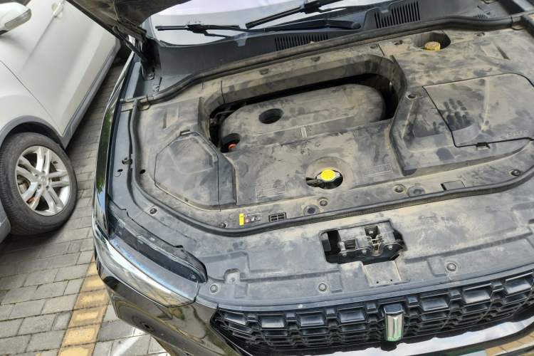 Used Wey VV5 2017 2.0T Flagship Edition Engine Bay Right