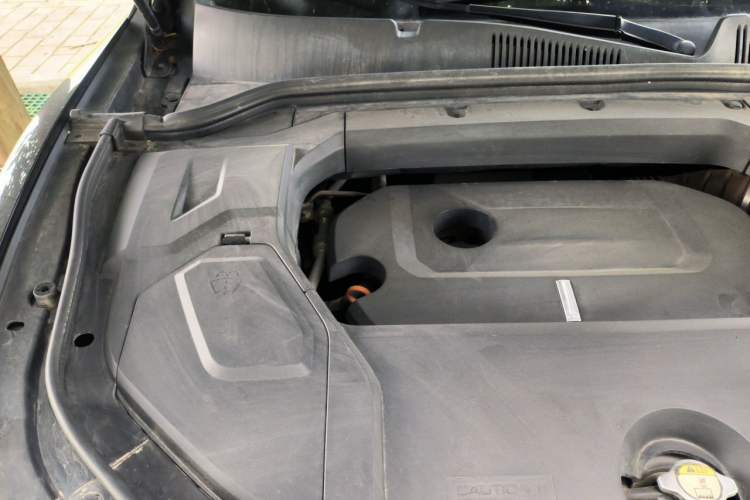 Used Wey VV5 2017 2.0T Flagship Edition Engine Bay Right