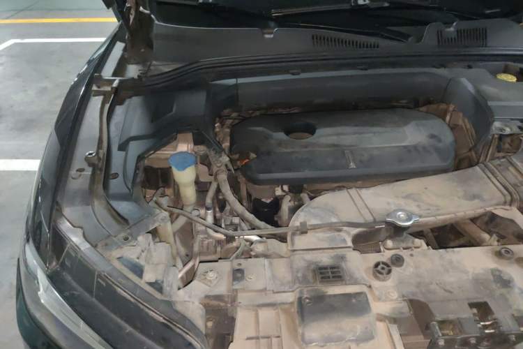 Used Wey VV5 2017 2.0T Ultra-Luxury Version Engine Bay Right