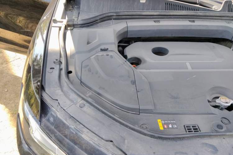 Used Wey VV5 2017 2.0T Flagship Edition Engine Bay Right