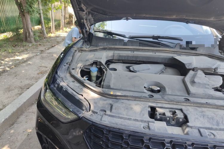 Used Wey VV5 2017 2.0T Ultra-Luxury Version Engine Bay Right