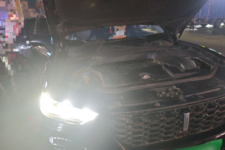 Used Wey VV5 2017 2.0T Ultra-Luxury Version Engine Bay Right