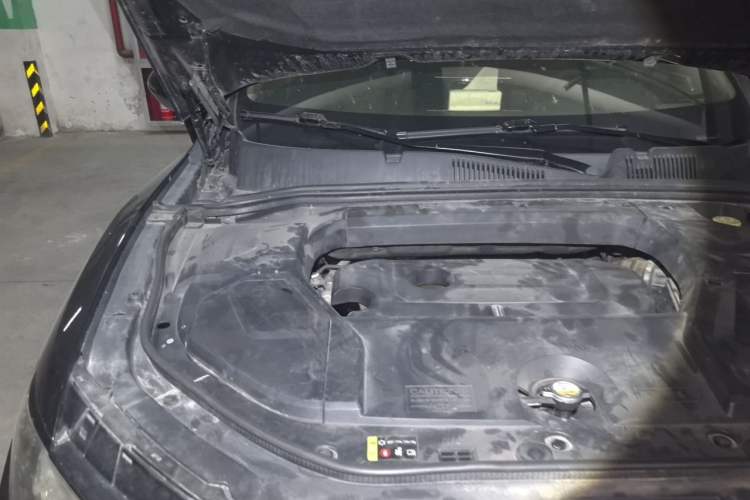 Used Wey VV5 2017 2.0T Flagship Edition Engine Bay Right