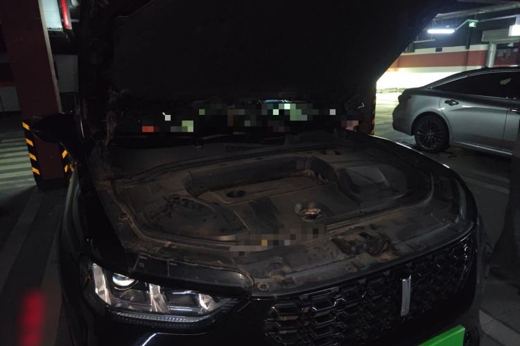 Used Wey VV5 2017 2.0T Flagship Edition Engine Bay Right