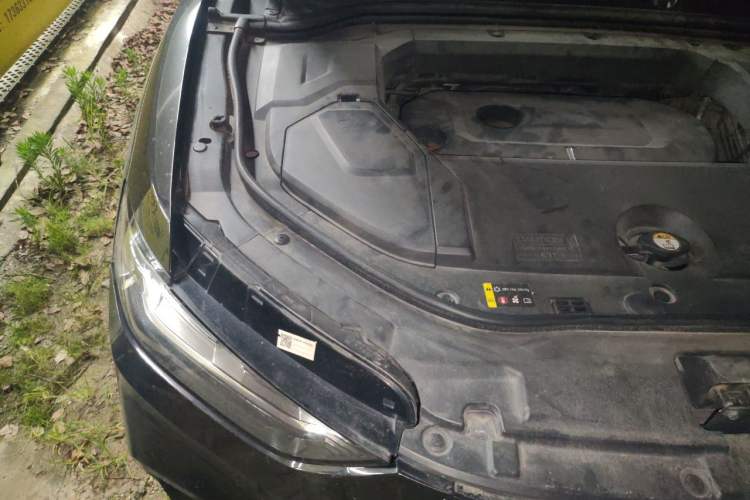 Used Wey VV5 2017 2.0T Flagship Edition Engine Bay Right