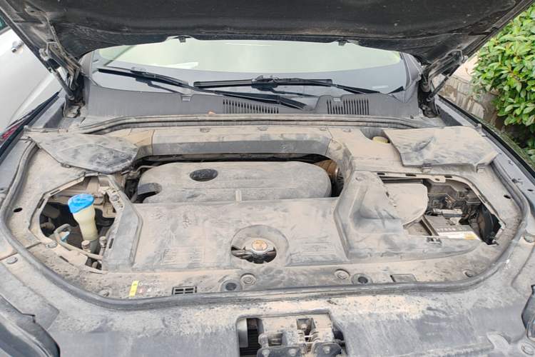 Used Wey VV5 2017 2.0T Ultra-Luxury Version Engine Bay
