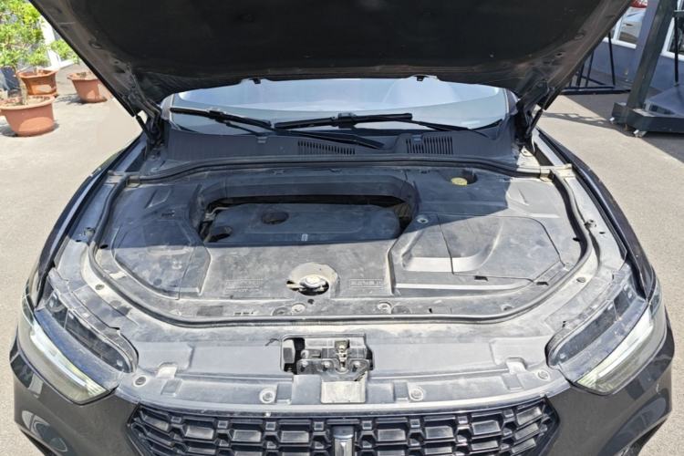 Used Wey VV5 2017 2.0T Ultra-Luxury Version Engine Bay