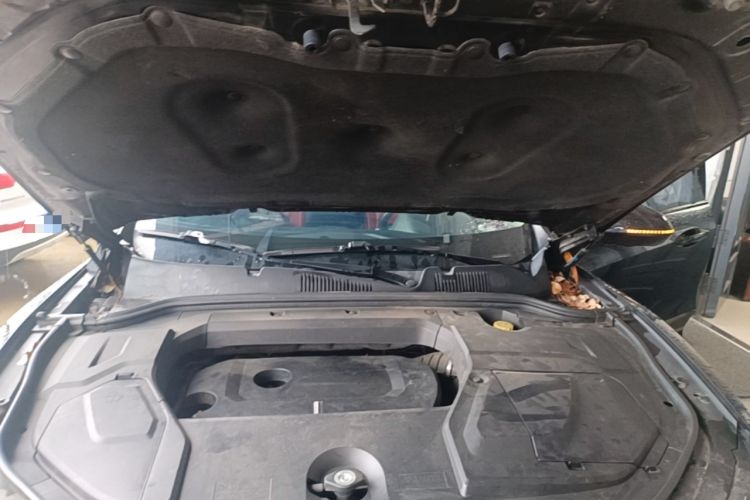 Used Wey VV5 2017 2.0T Ultra-Luxury Version Engine Bay
