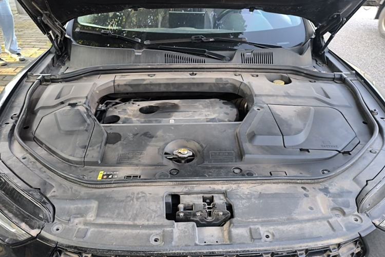 Used Wey VV5 2017 2.0T Flagship Edition Engine Bay