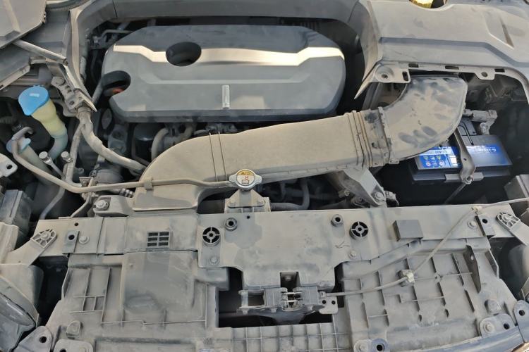 Used Wey VV5 2017 2.0T Flagship Edition Engine Bay
