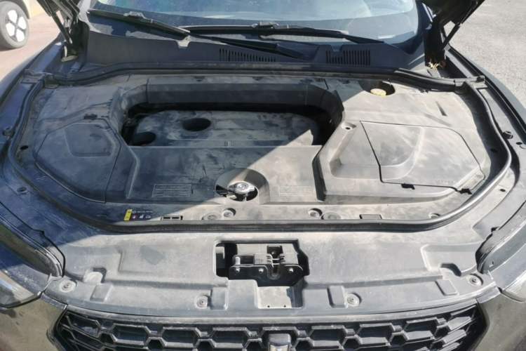 Used Wey VV5 2017 2.0T Flagship Edition Engine Bay