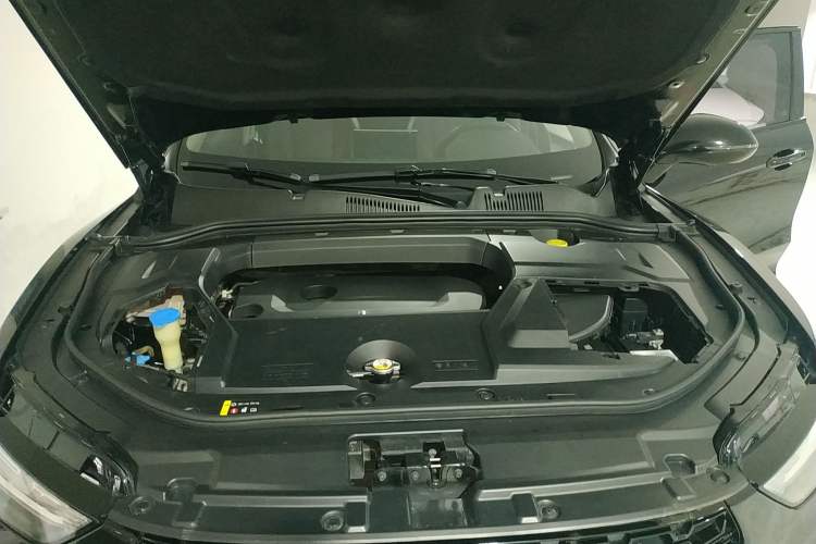 Used Wey VV5 2017 2.0T Flagship Edition Engine Bay