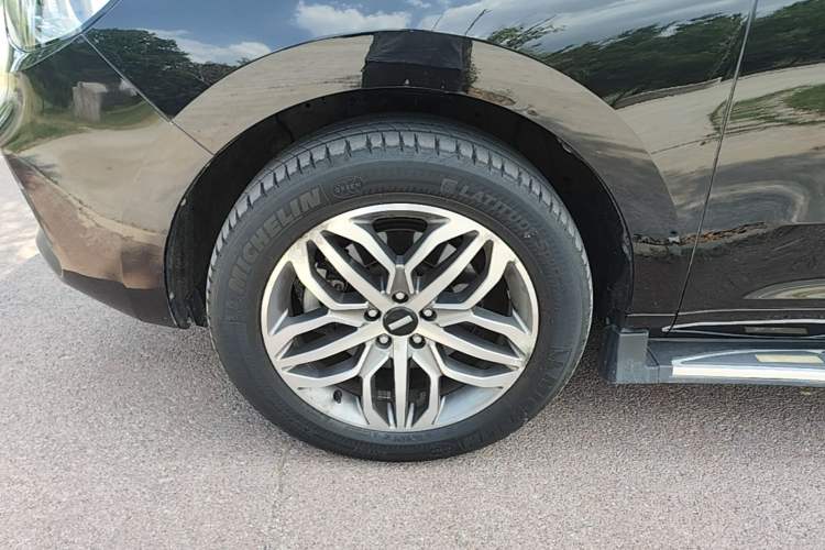 Used Wey VV5 2017 2.0T Ultra-Luxury Version Exterior 4
