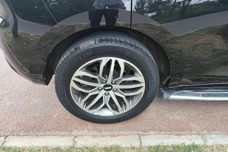 Used Wey VV5 2017 2.0T Ultra-Luxury Version Exterior 5