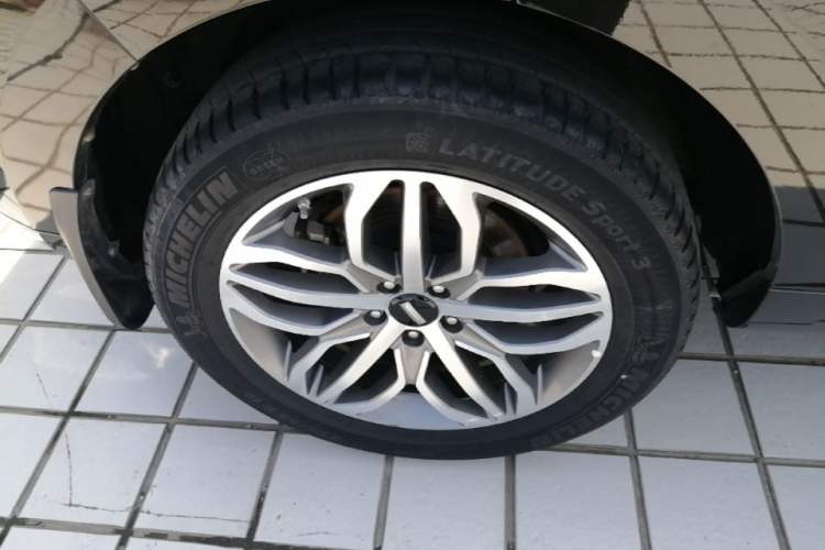 Used Wey VV5 2017 2.0T Ultra-Luxury Version Exterior 5