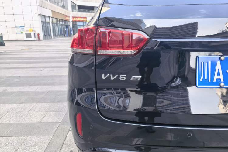 Used Wey VV5 2017 2.0T Ultra-Luxury Version Exterior 7